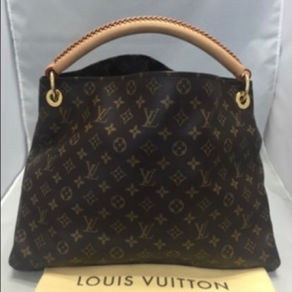 Authentic Louis Vuitton Artsy Bag